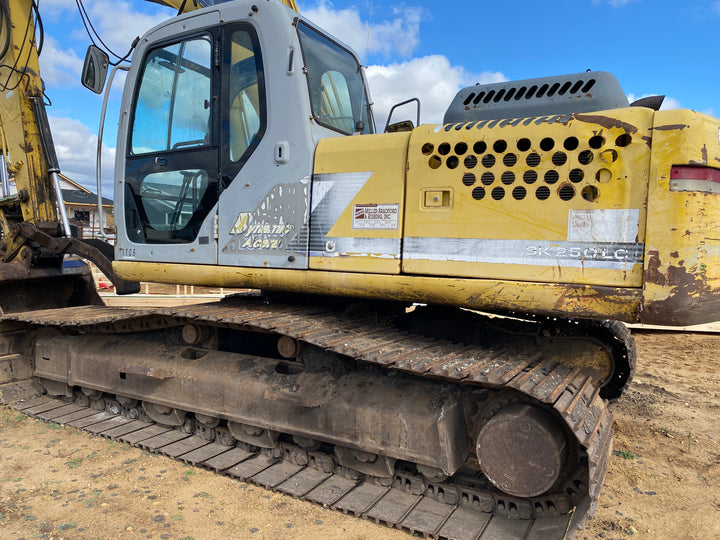 2002 Kobelco SK250LC Excavator w/ Hydraulic Thumb